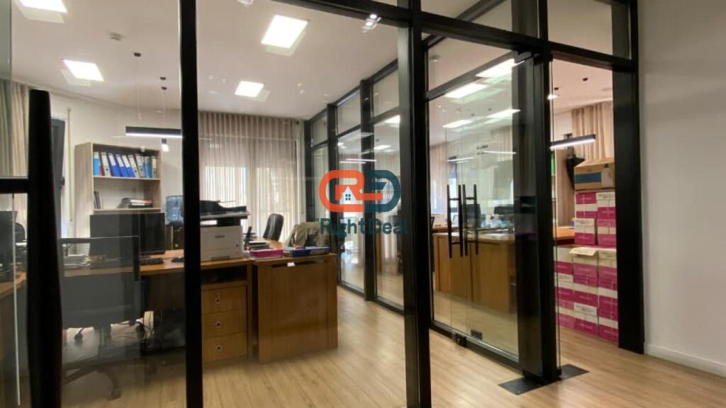 Near the Center, Premises for Rent, Suitable for Various Activities Such As, Office, Clinic, Aesthetics, Etc !