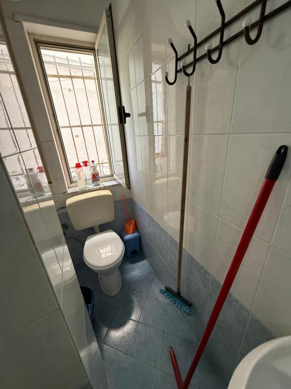 JEPET ME QIRA GARSONIERE NE PLAZH 130 EURO