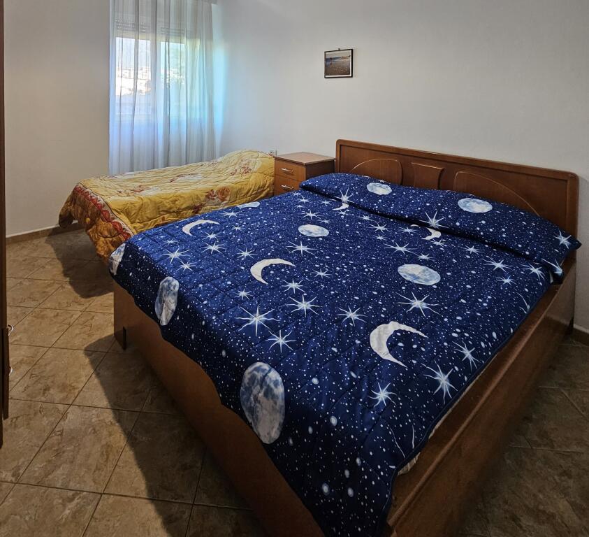 Jepet me qira apartament 1+1  - Kati 3 - pallat i ri "rruga Riza Cerova" Tiranë