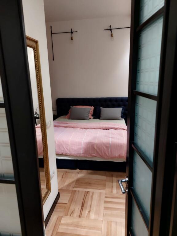 In Affitto: 2+1 &amp; 1 Balcone* *(📍Big market.Vicino al centro Kristal )* - P.1 - *70.000 leke€/Mese* - Sup.100 m² || Zona molto tranquilla