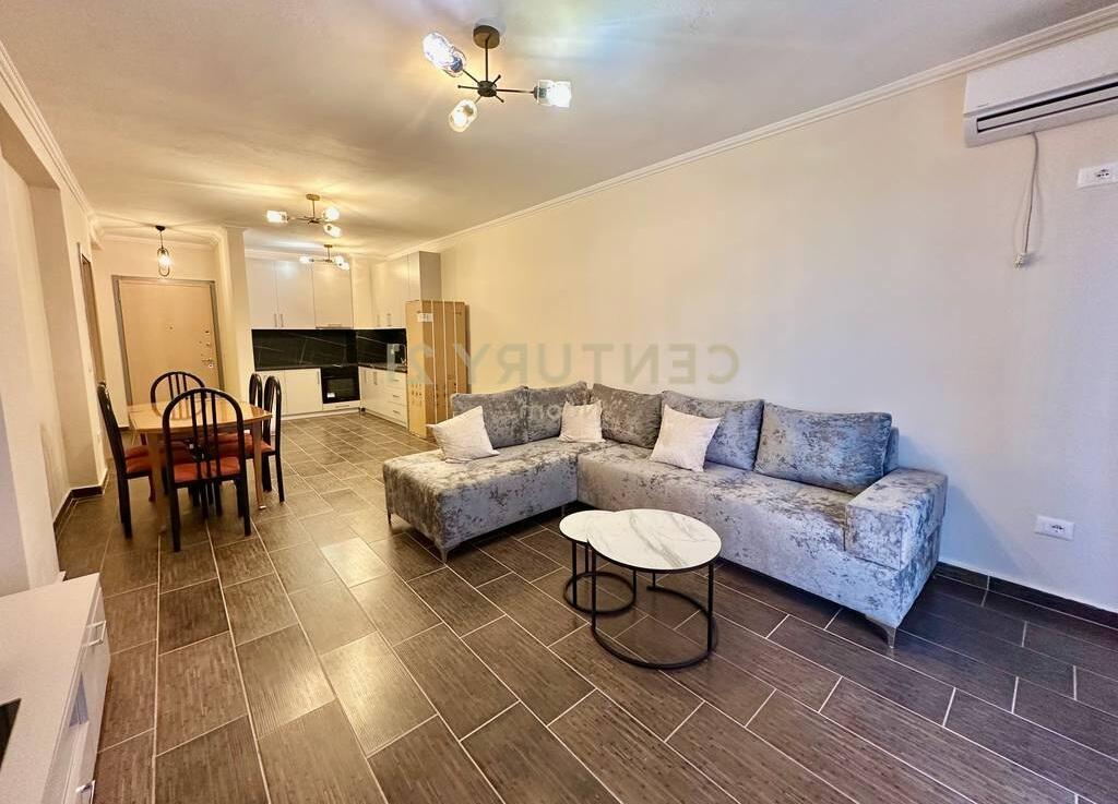 AFFITTO, APPARTAMENTO 2+1+2, vicino ai Palazzi Çabej