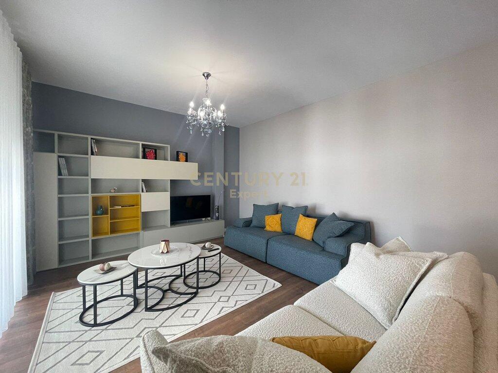Apartment 3+1+2 with 2 parking spaces for rent at Park Life – Dry Lake!