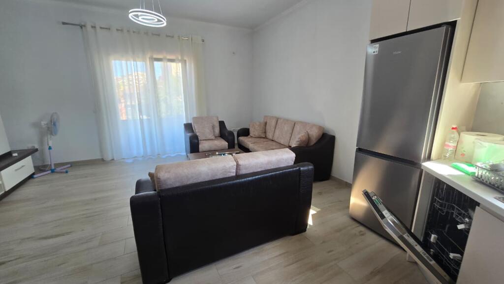 Apartament me qira – Shkozë ✨