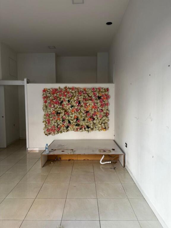 NEGOZIO IN AFFITTO 33 M2 VIA KAVAJES 700 EURO