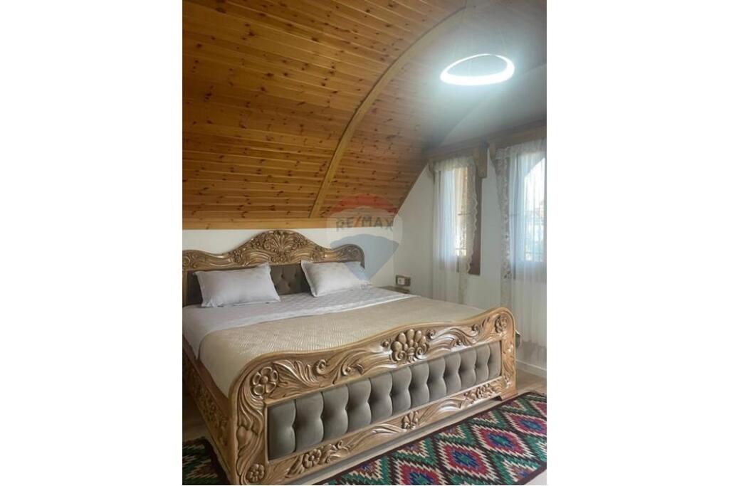 Monolocale in affitto al 4° piano di una villa