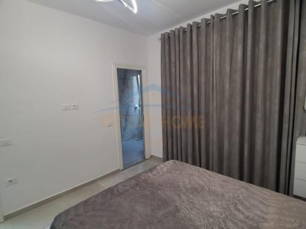 Shitet, Apartament 3+1+2, Paskuqan, Tirane.