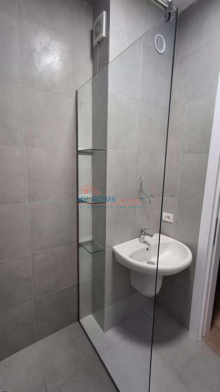 Appartamento 2+1+Posto Auto in affitto 21 Dhjetori Tirana