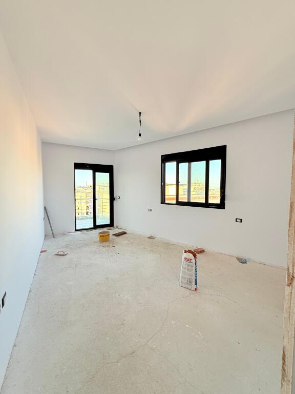 Penthouse 2+1+2 for sale in Kastriot Neighborhood, Fier