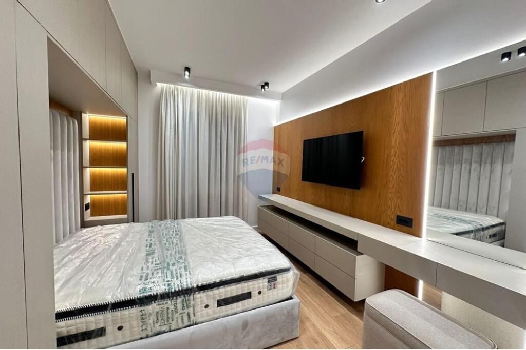 APARTAMENT 2+1 DHE POST PARKIMI - PORCELAN