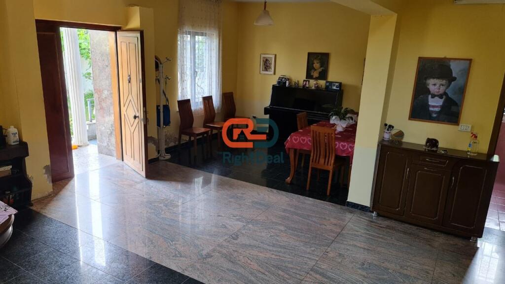 Vicino al Complesso Grand, Villa su 3 Piani in Affitto per Attività Commerciale!!