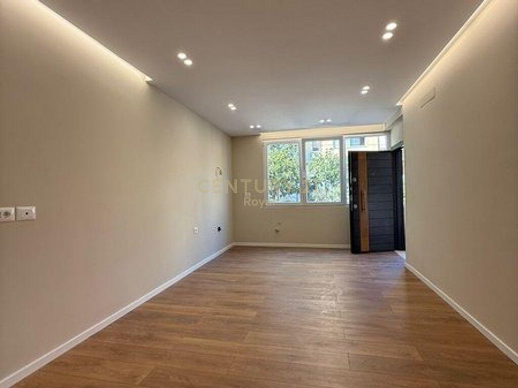 Apartament 1+1 me qira prane rruges se Elbasanit