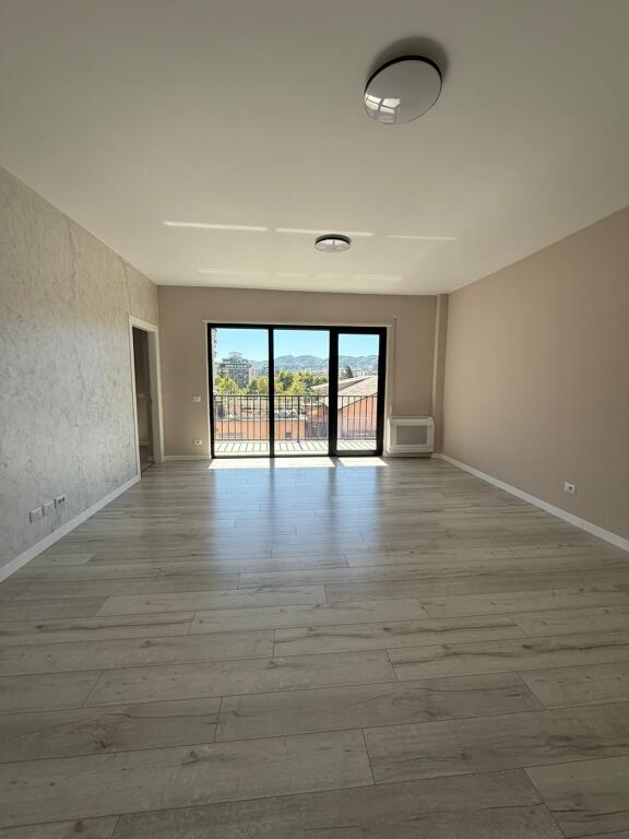 Office for rent Myslym Shyri street