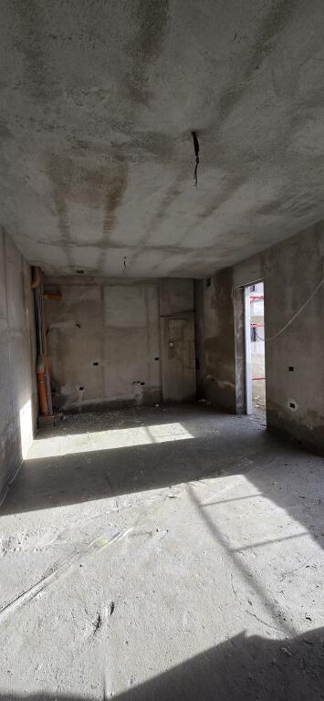 Shitet apartament (2+1), Teg (Mjull Bathore)
