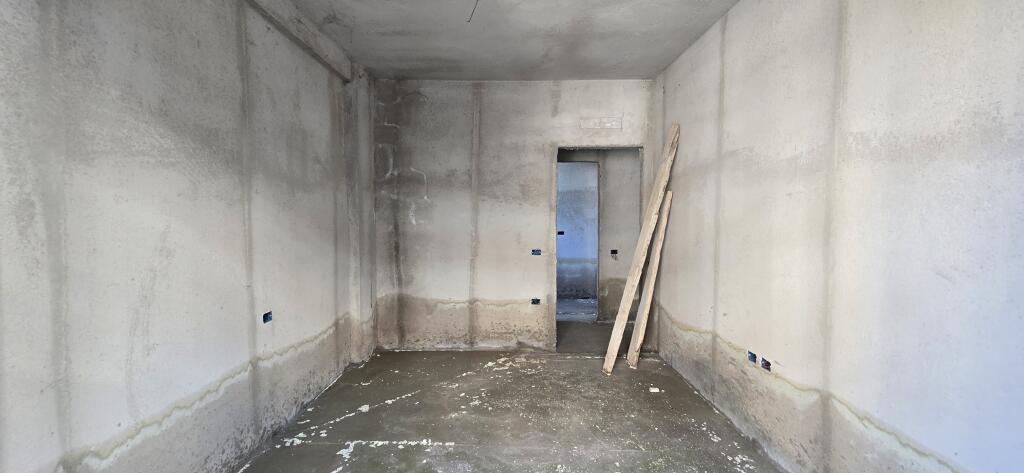 Shitet apartament (2+1), Teg (Mjull Bathore)
