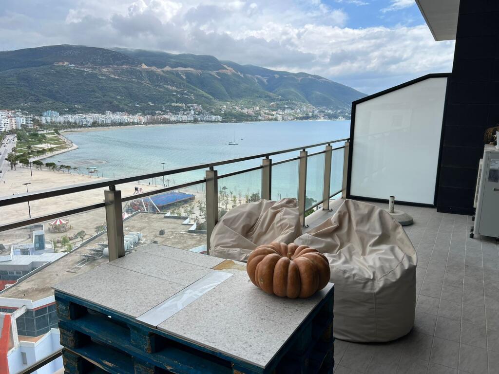Penthouse Per Qera Ne Lungomare, Vlore