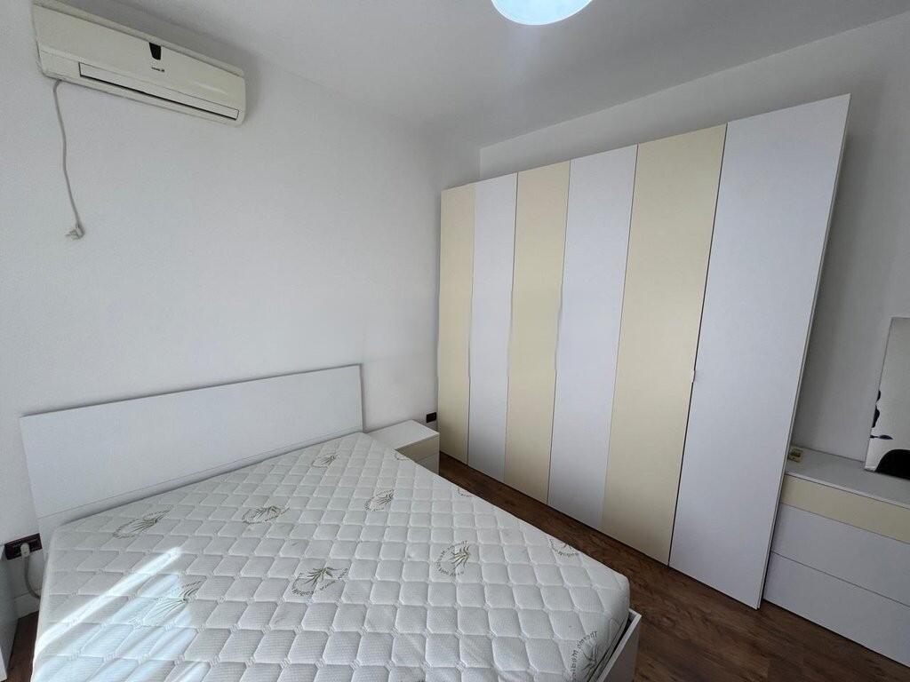 JEPET ME QIRA APARTAMENT PRANE KOMISARIATIT NR.3 RRUGA MINE PEZA 700 € /Muaj