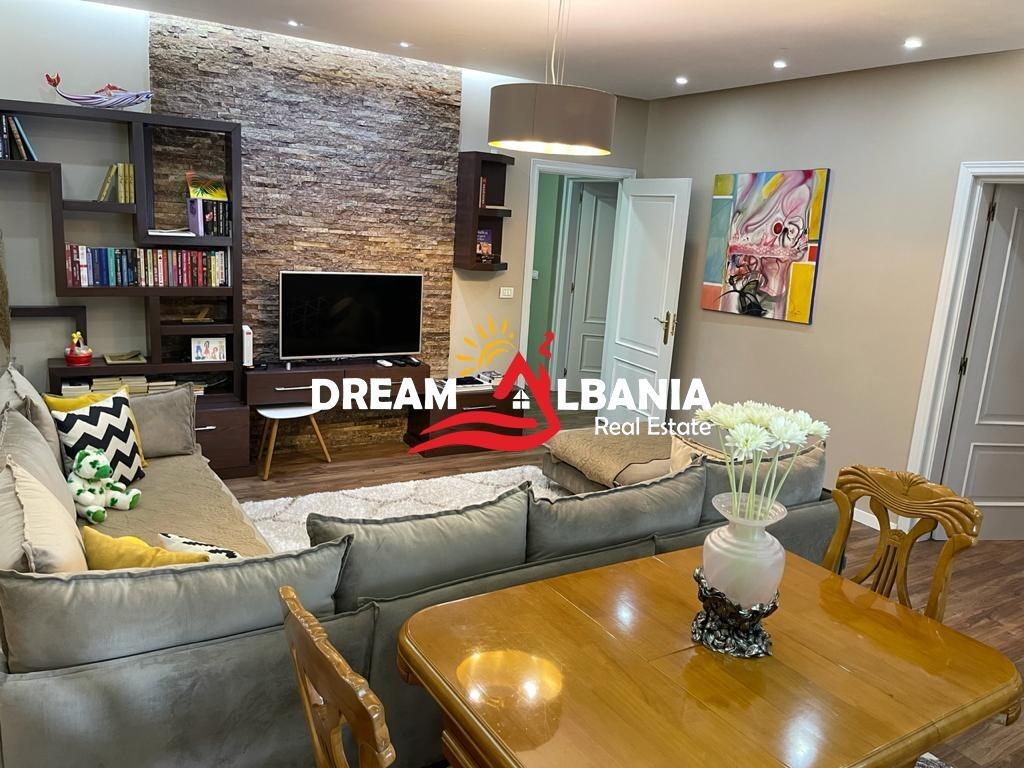 Appartamenti 2+1 in affitto in via Dritan Hoxha alle torri Hawai a Tirana (ID 42214278)