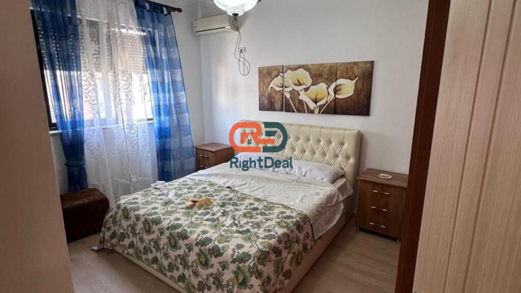 Ne Rrugen Bardhyl, Buze Rruge Kryesore, Shitet Apartament 2+1, me Orientim dhe Vendndodhje Perfekte!