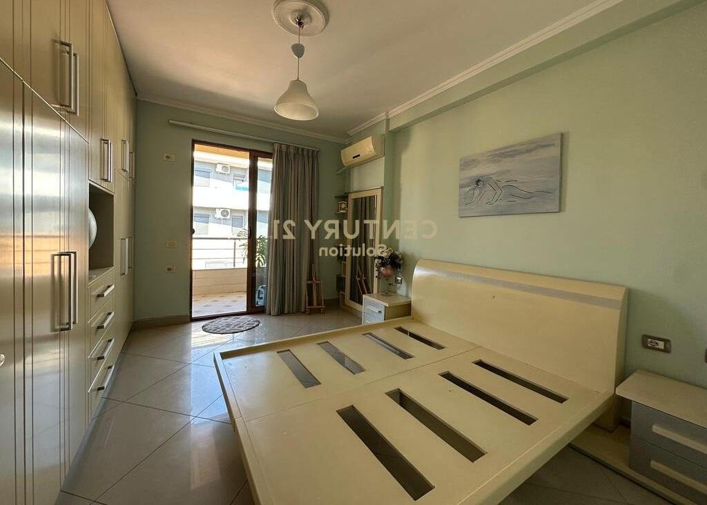 APARTAMENT 3+1+2+ POST PARKIMI PER QIRA NE ASTIR!