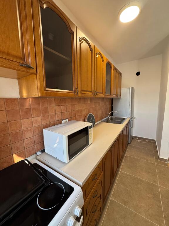 🏡 Appartamento in Affitto 2+1 – Via Kongresi i Manastirit💶 Prezzo: 550€ (trattabile)