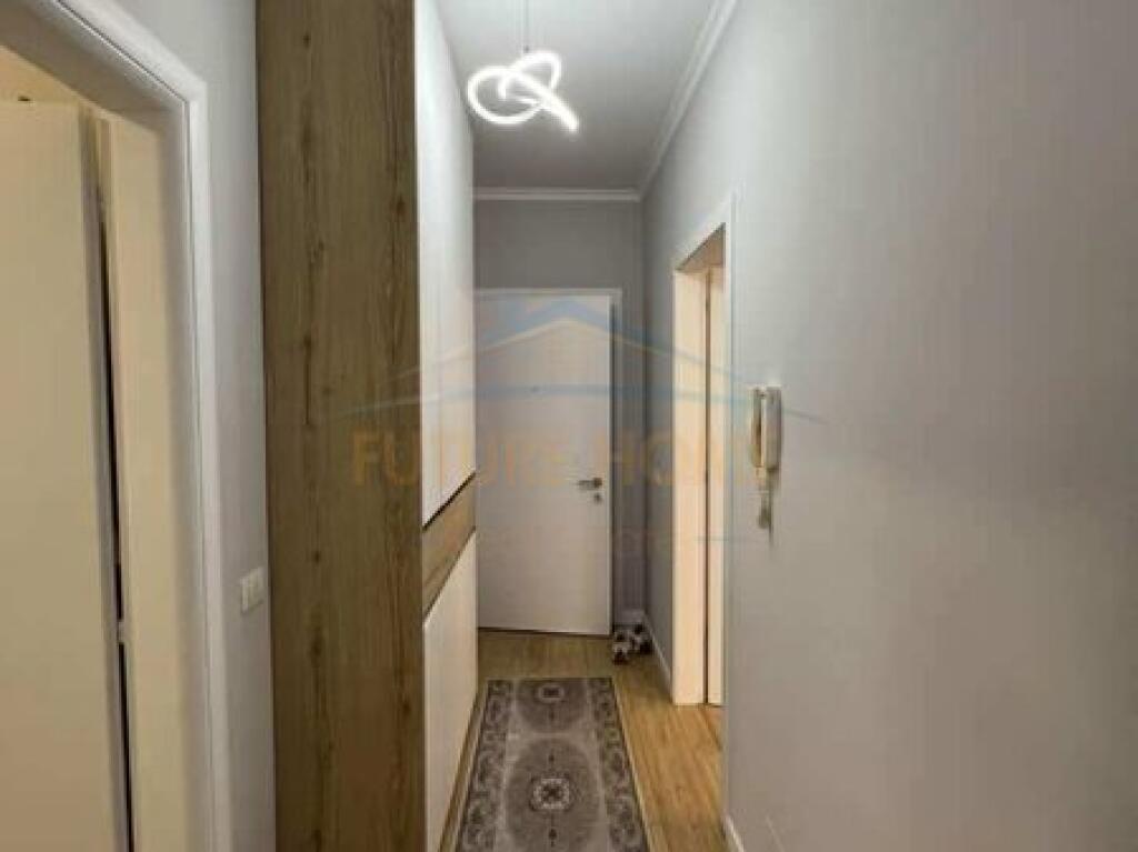 Shitet, Apartament 1+1, Unaza e Re.