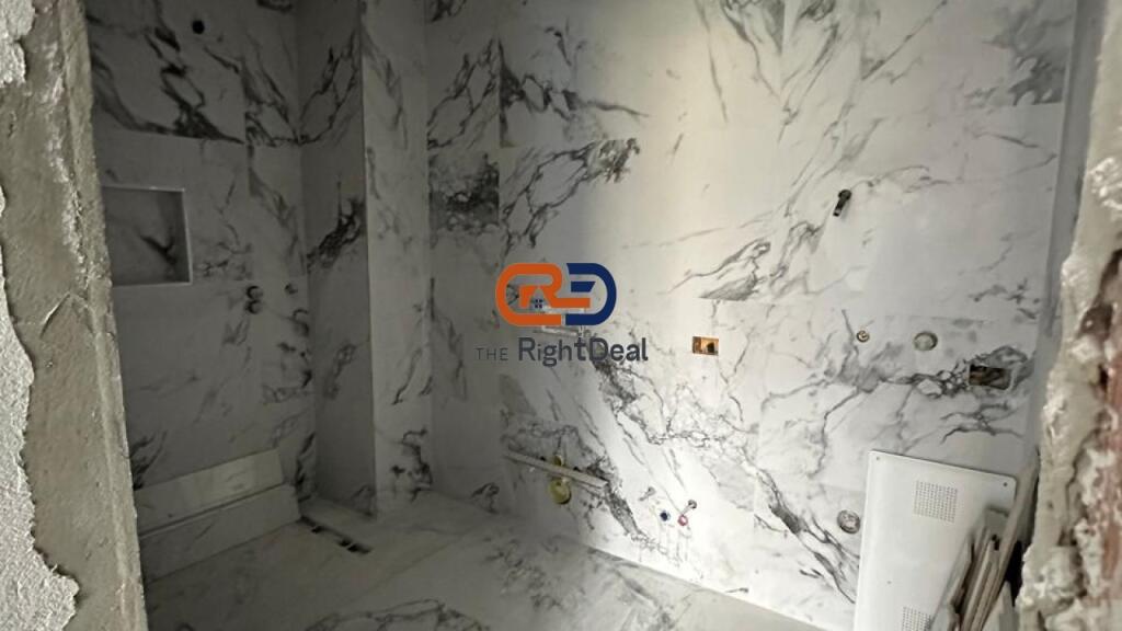 Tek Kompleksi Xheluks, Shitet Apartament 2+1+2 Me Planimetri Perfekte!!