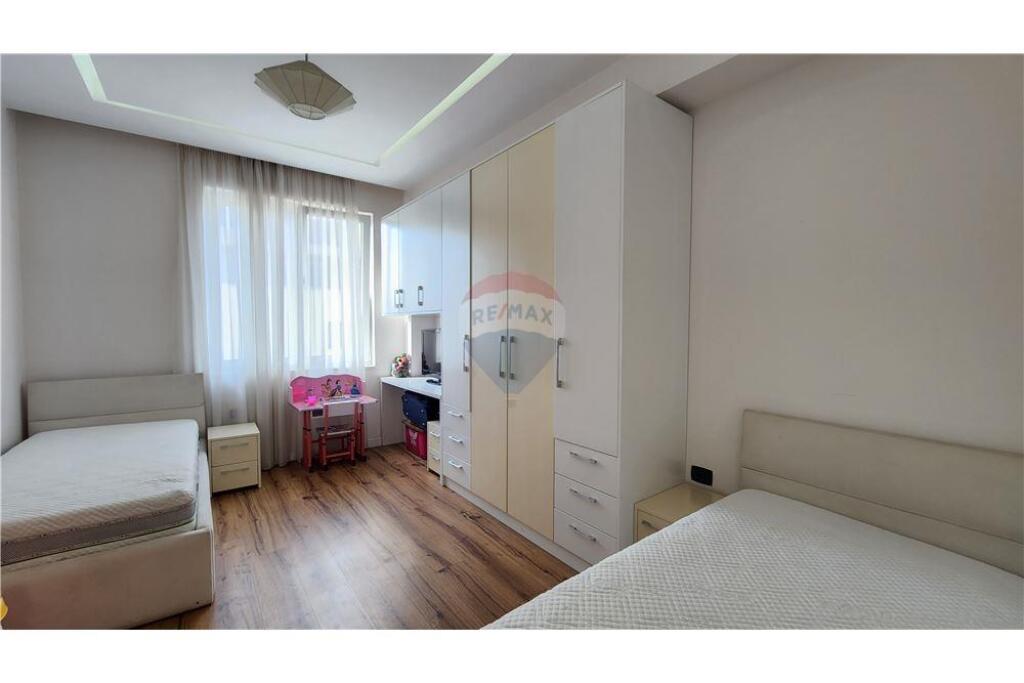 2+1 apartment for rent at Globe on Kavaje street