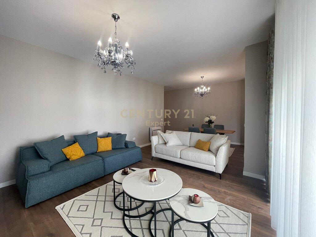 Apartment 3+1+2 with 2 parking spaces for rent at Park Life – Dry Lake!