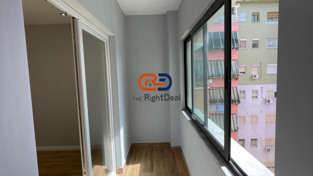 Tek Rruga 5 Maji, Shitet Apartament 1+1 I Investuar!!!