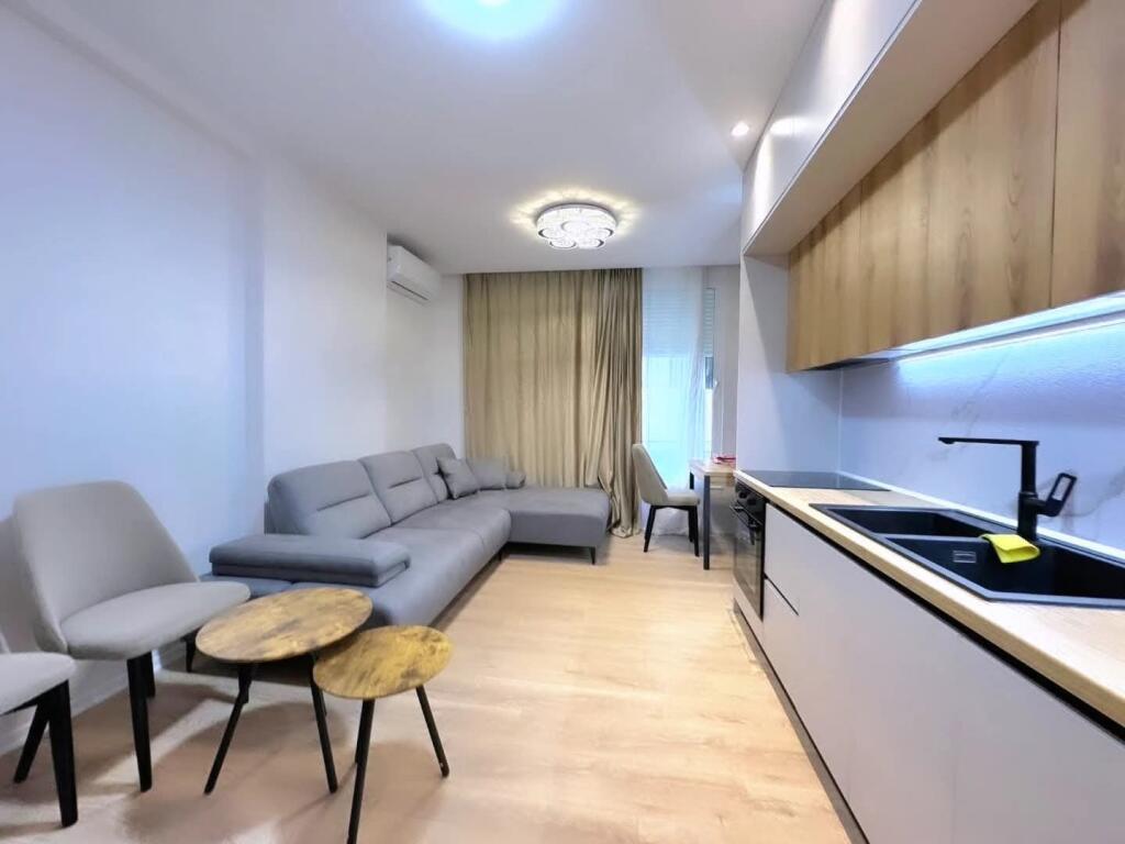 Kopshti Zoologjik Shesim super apartamen 1+1.