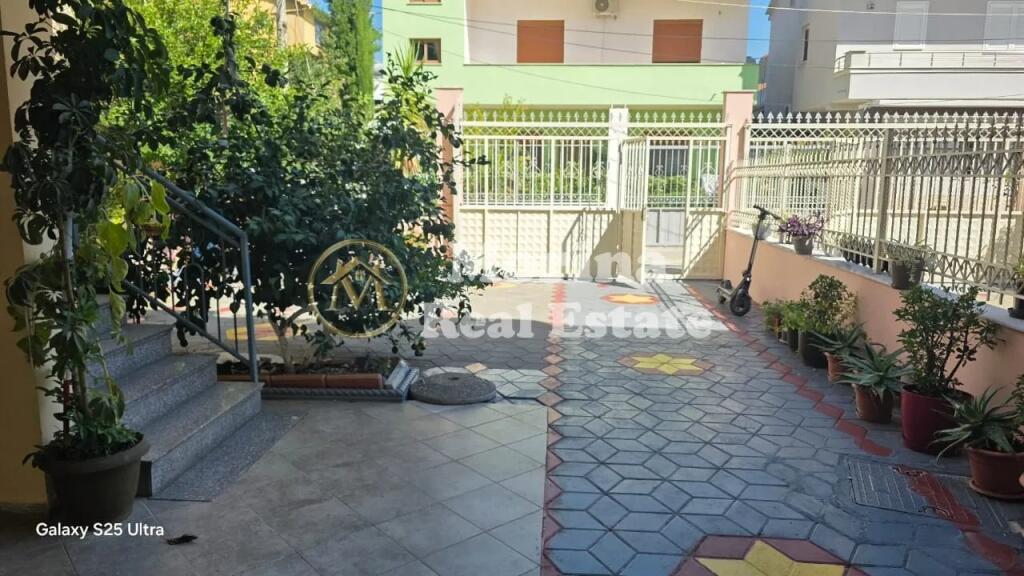 Qera, Apartament 1+1, Rruga Besa ,prane hotel Meridian , 400 Euro/Muaj.
