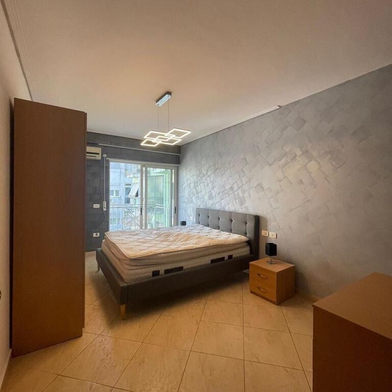 Shitet Apartament 2+1 Rruga Ndre Mjeda