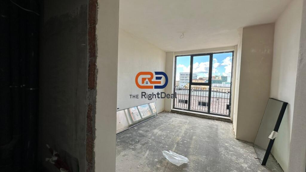 OKAZION KLERINGU! Tek Rruga Siri Kodra, Shitet Apartament 2+1+2 Me Shume Drite!