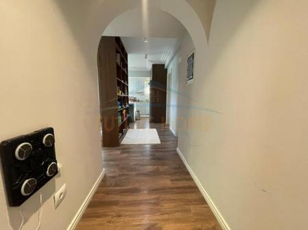 Shitet, Apartament 3+1+2, 21 Dhjetori, Tiranë.