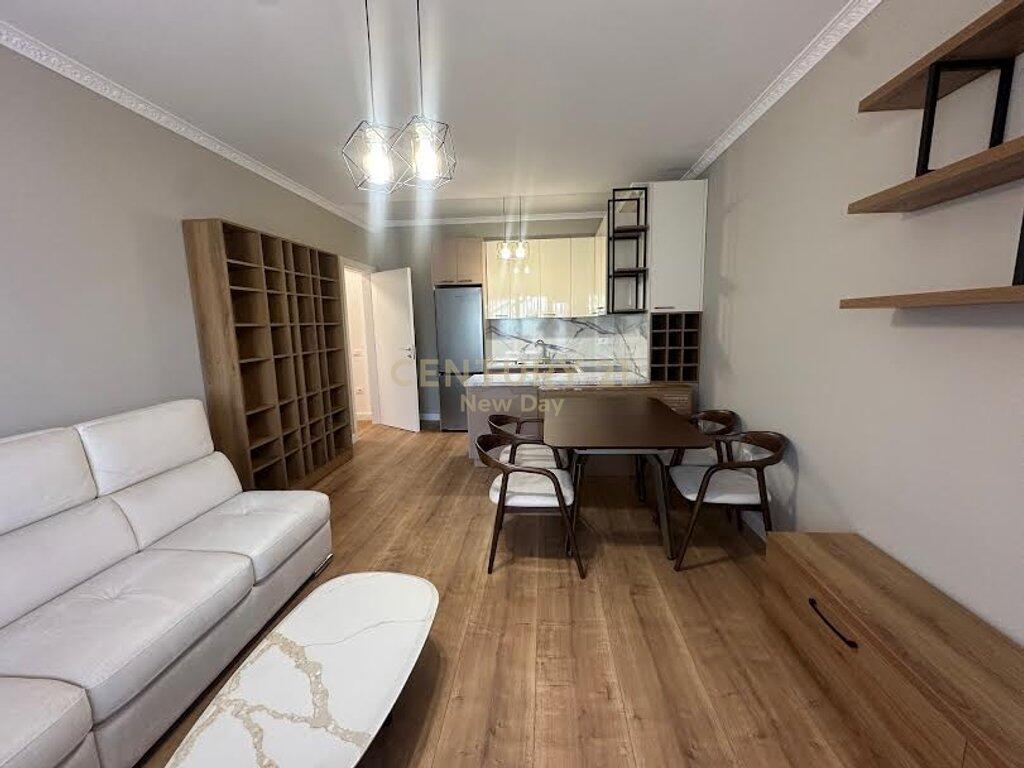 Apartment newly furnished for rent at Pazari Ri.