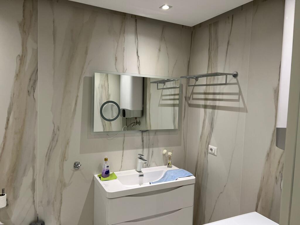 Penthouse Per Qera Ne Lungomare, Vlore