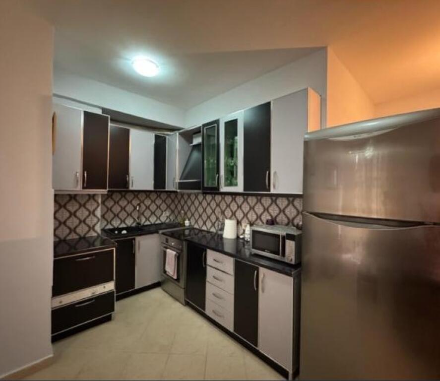 🏢Nella zona di Yzberisht, vicino a Pasticeri Nela 3, si affitta appartamento 2+1 arredato, 450 Euro