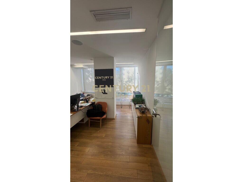 Qira, Ambient per zyre, Rruga e Elbasanit