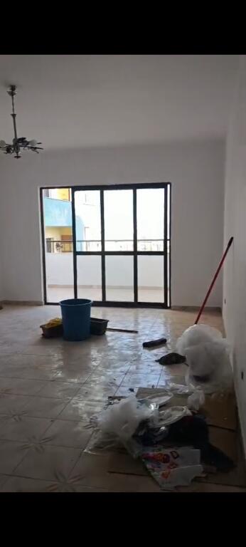 Shitet apartament 2+1 te Pallati me Shigjeta.