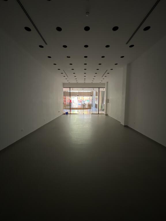 Locale commerciale in affitto Garden Building