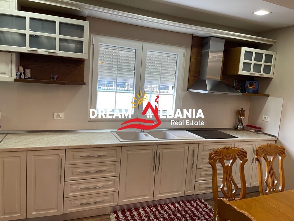 Appartamenti 2+1 in affitto in via Dritan Hoxha alle torri Hawai a Tirana (ID 42214278)