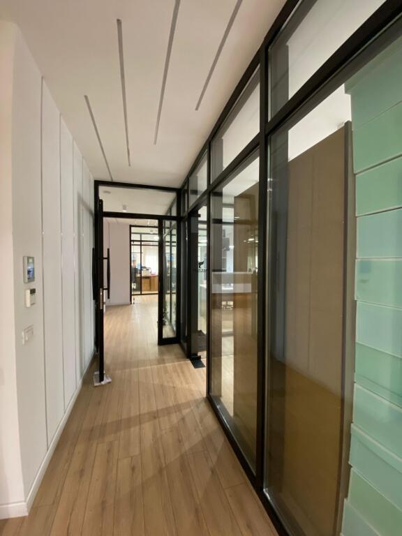 UFFICIO IN AFFITTO 317 M2 VIA BARIKADAVE 4600 EURO