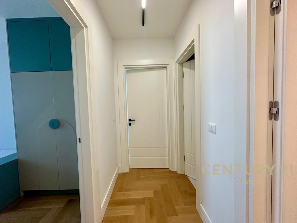 APPARTAMENTO DI LUSSO IN AFFITTO + POSTO AUTO PRESSO LAKE VIEW RESIDENCE!