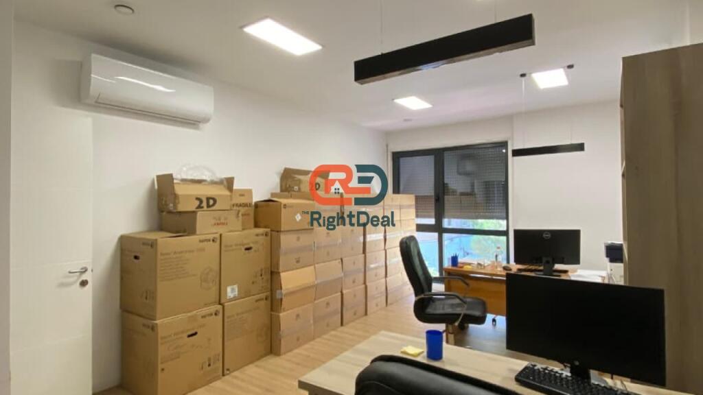 Near the Center, Premises for Rent, Suitable for Various Activities Such As, Office, Clinic, Aesthetics, Etc !