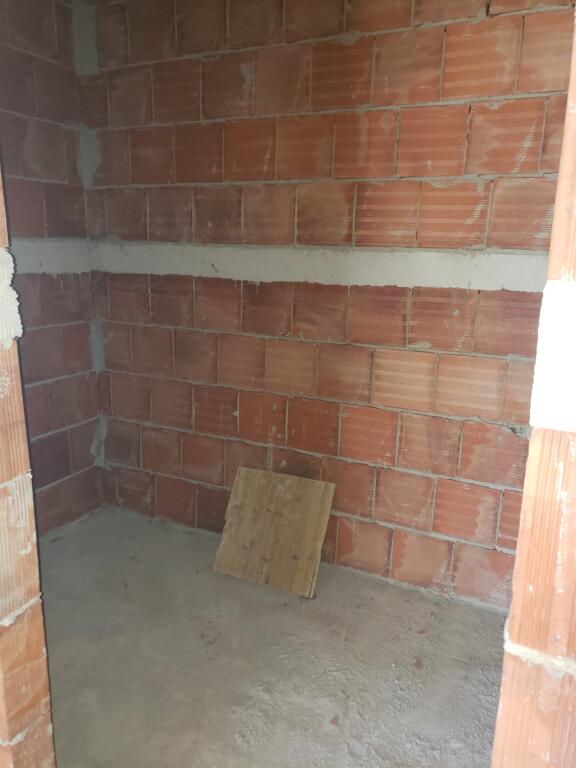 Fusha aviacionit Meis Residence shitet 2+1+2 102.34 m2 1650 euro m2