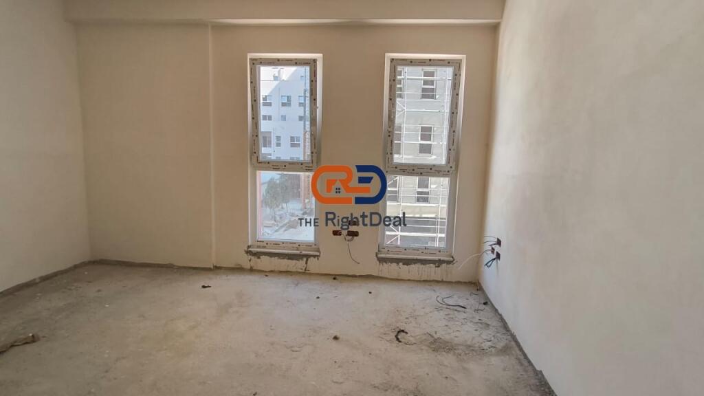 In Lapraka, At Aura Complex, Apartment 2+1 For Sale With Lots Of Light !!!