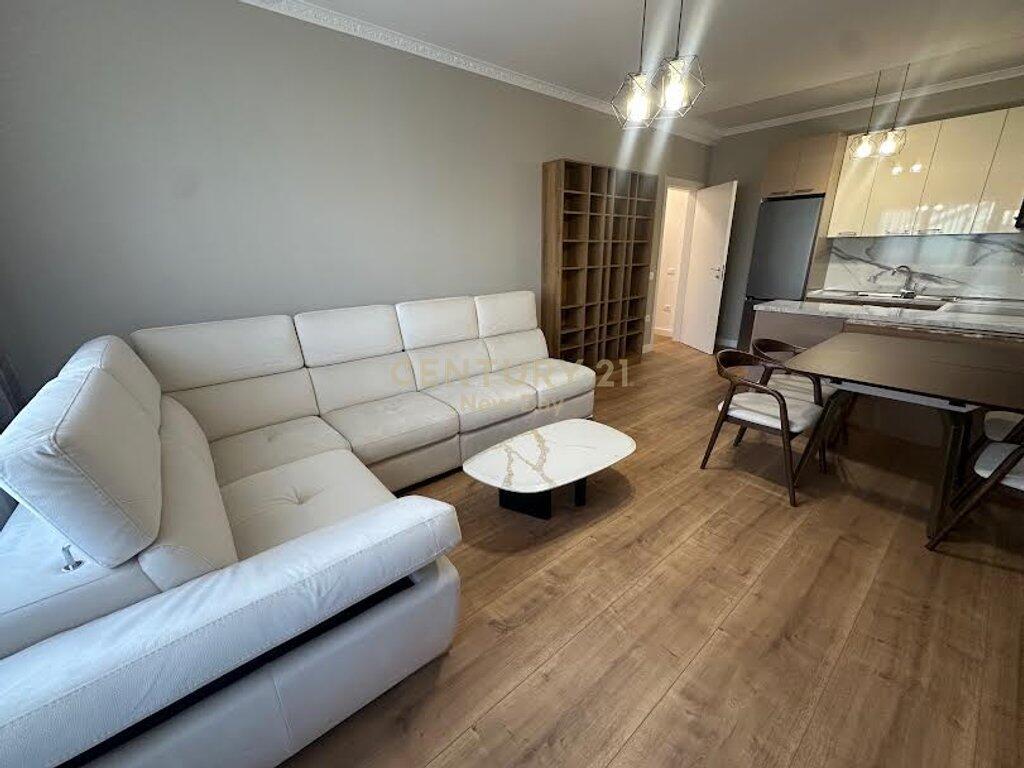 Apartment newly furnished for rent at Pazari Ri.