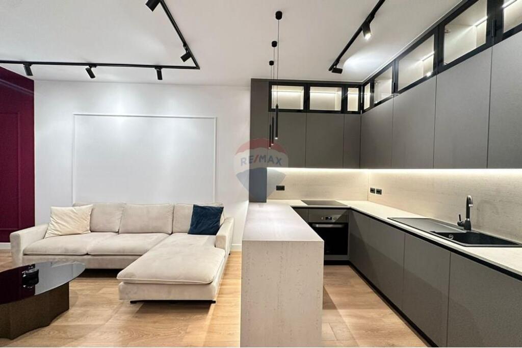 APARTAMENT 2+1 DHE POST PARKIMI - PORCELAN