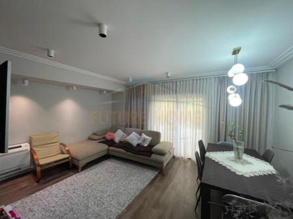 Shitet, Apartament 3+1+2, 21 Dhjetori, Tiranë.