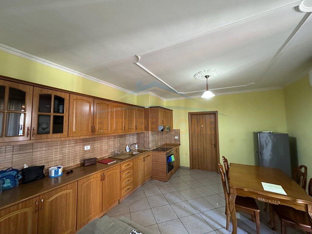 Qera , Apartament 2+1+2 , te Unaza e Re